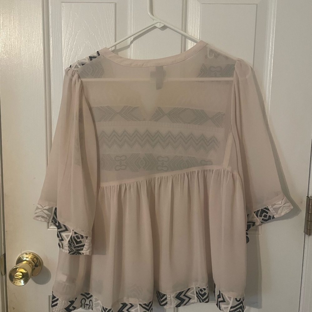 3/$15 Knox Rose Top - Picture 2 of 2